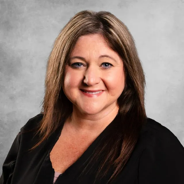 Crystal Burns, CMA